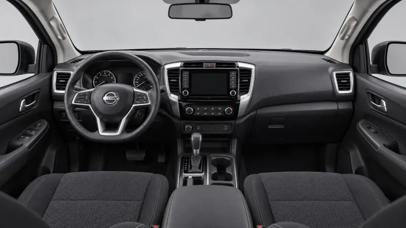 Nissan Frontier 2022 negro, foto 9